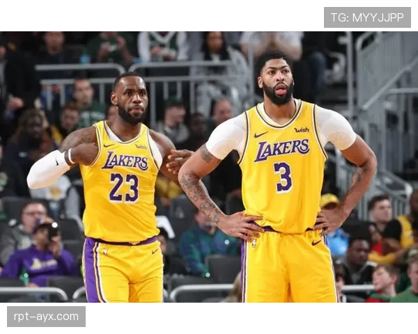 戴维斯进攻威胁指数飙升，强势表现助湖人状态回暖