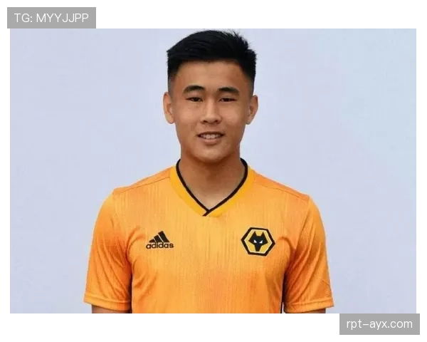 戴伟浚中场风格解析：技术细腻组织能力持续提升